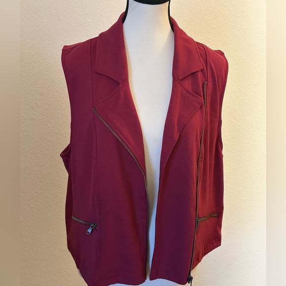 TORRID Maroon Wine Motorcycle Moto Cropped Vest 2 - Picture 1 of 9